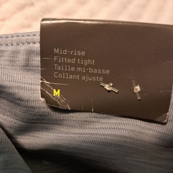 Old Navy Active Leggings Size M - Picture 5 of 10